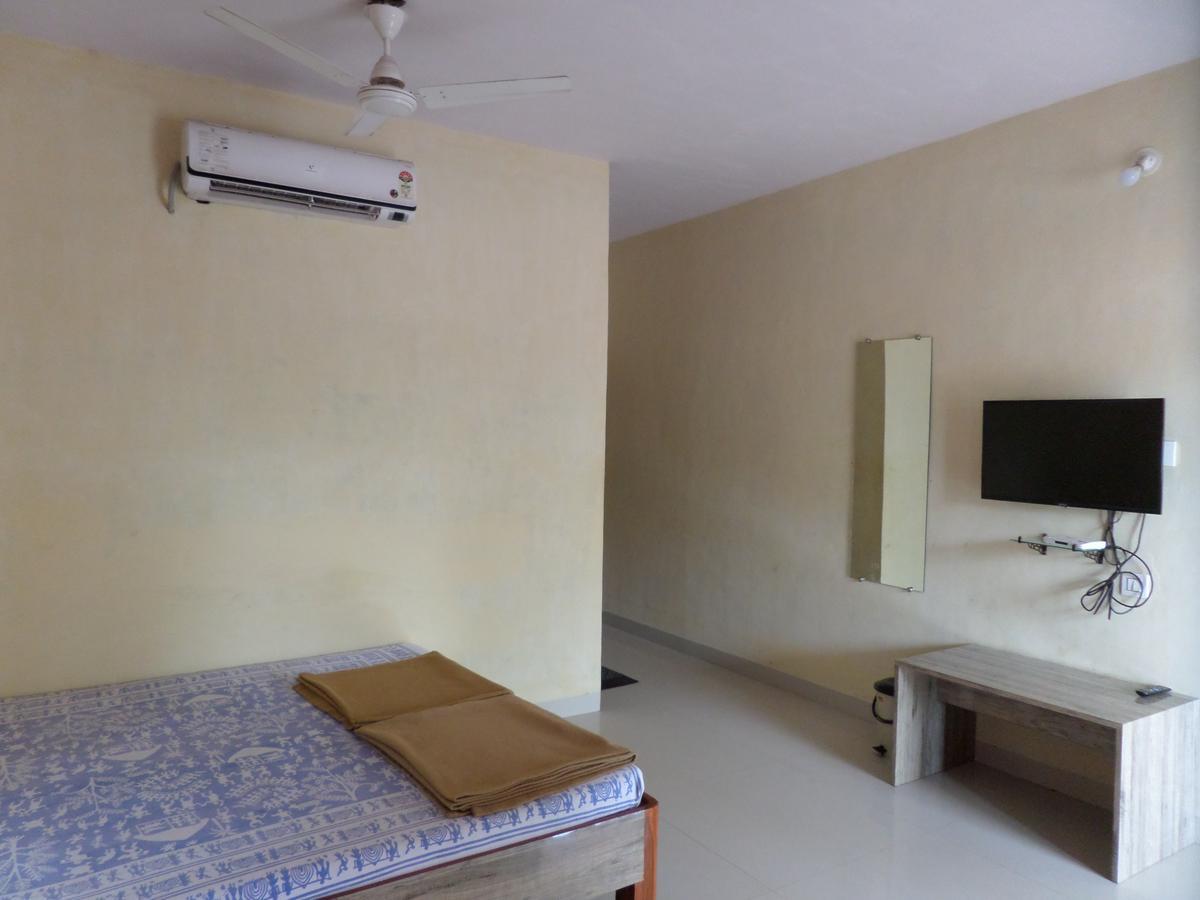 Atithi Farm House Hotel Borlai Exterior photo