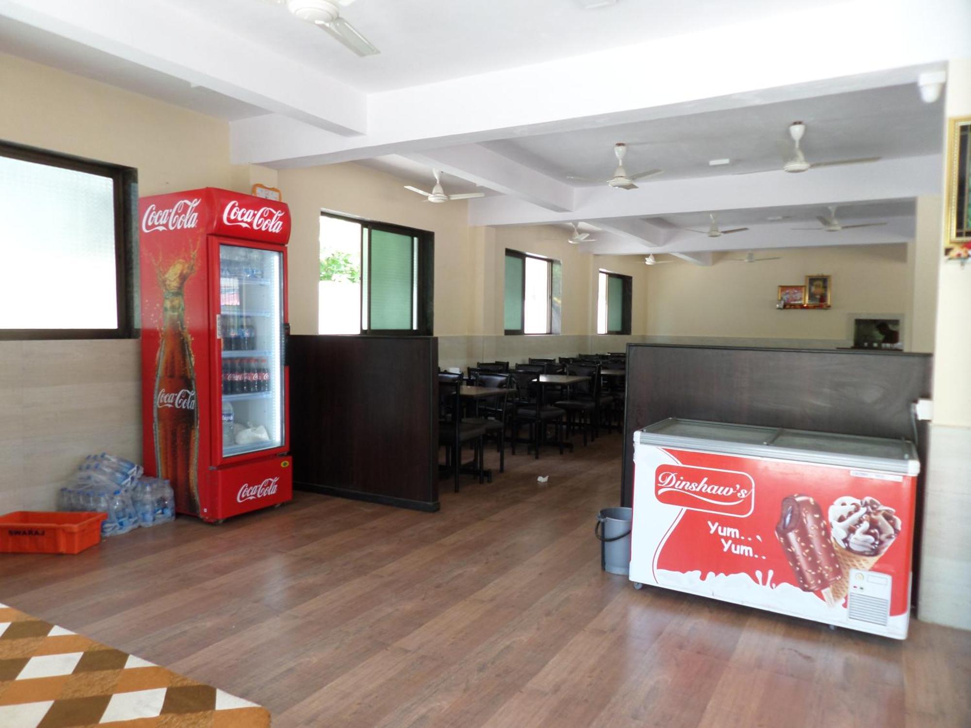 Atithi Farm House Hotel Borlai Exterior photo